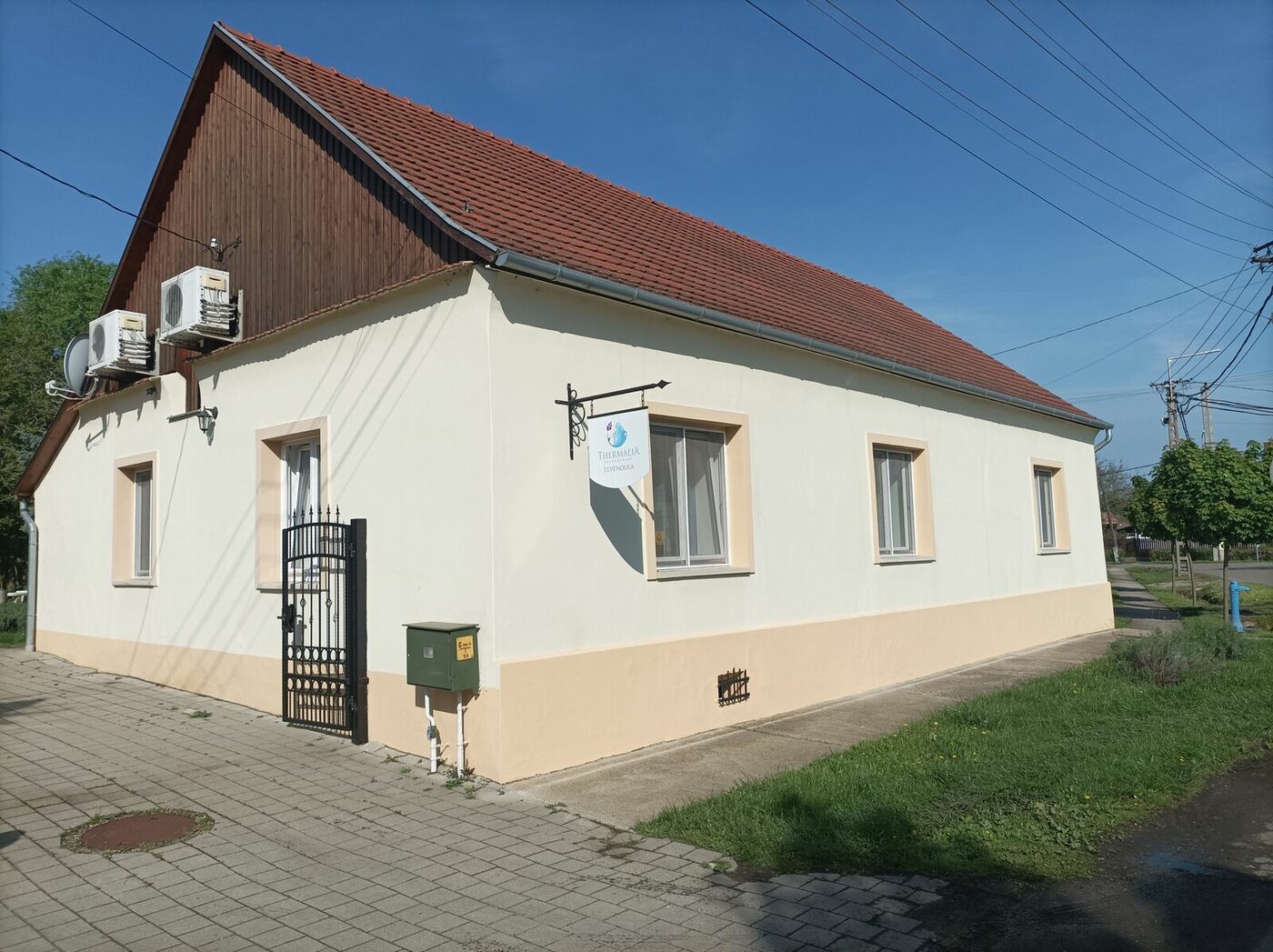 A Levendula Vendégház utcafronti homlokzata Kabán